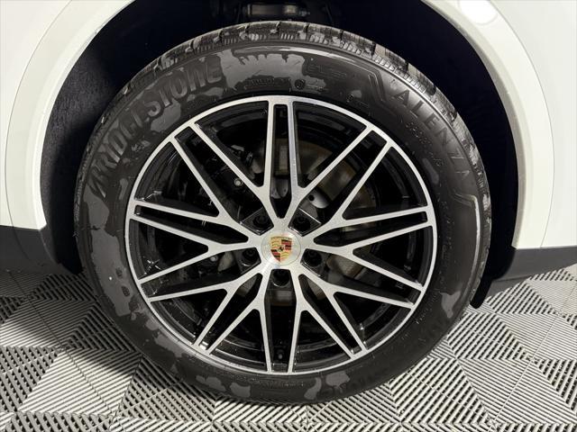new 2025 Porsche Cayenne car, priced at $109,715