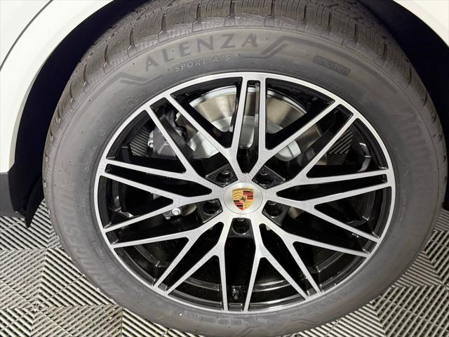 new 2025 Porsche Cayenne car, priced at $103,925