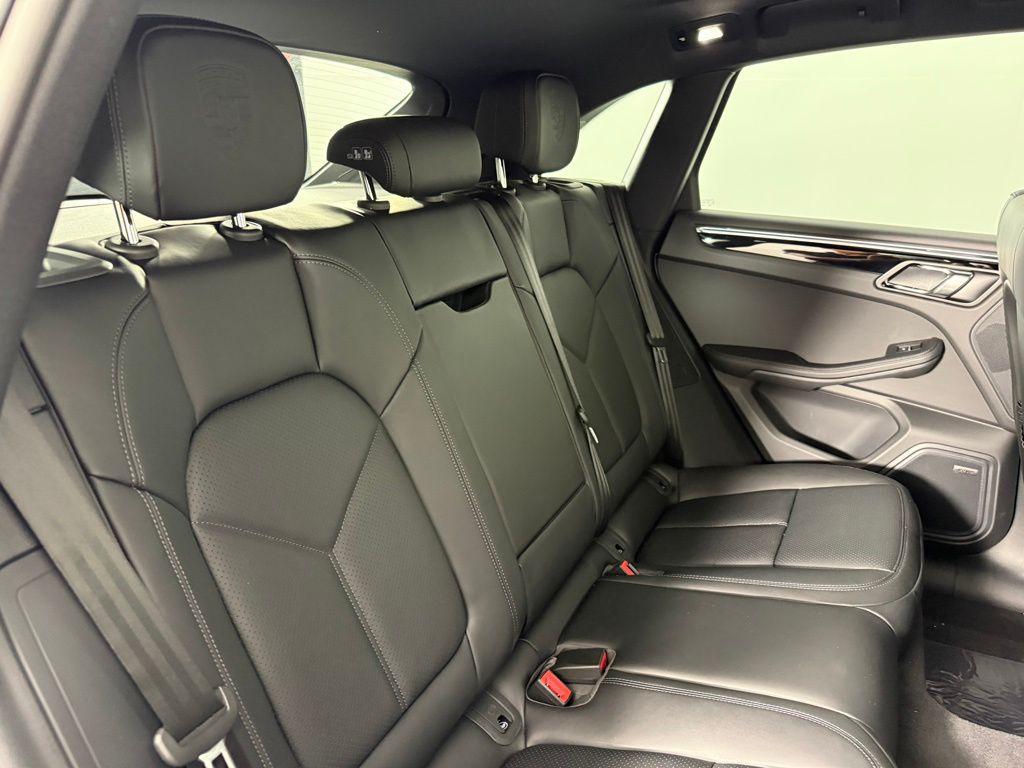 new 2025 Porsche Macan car