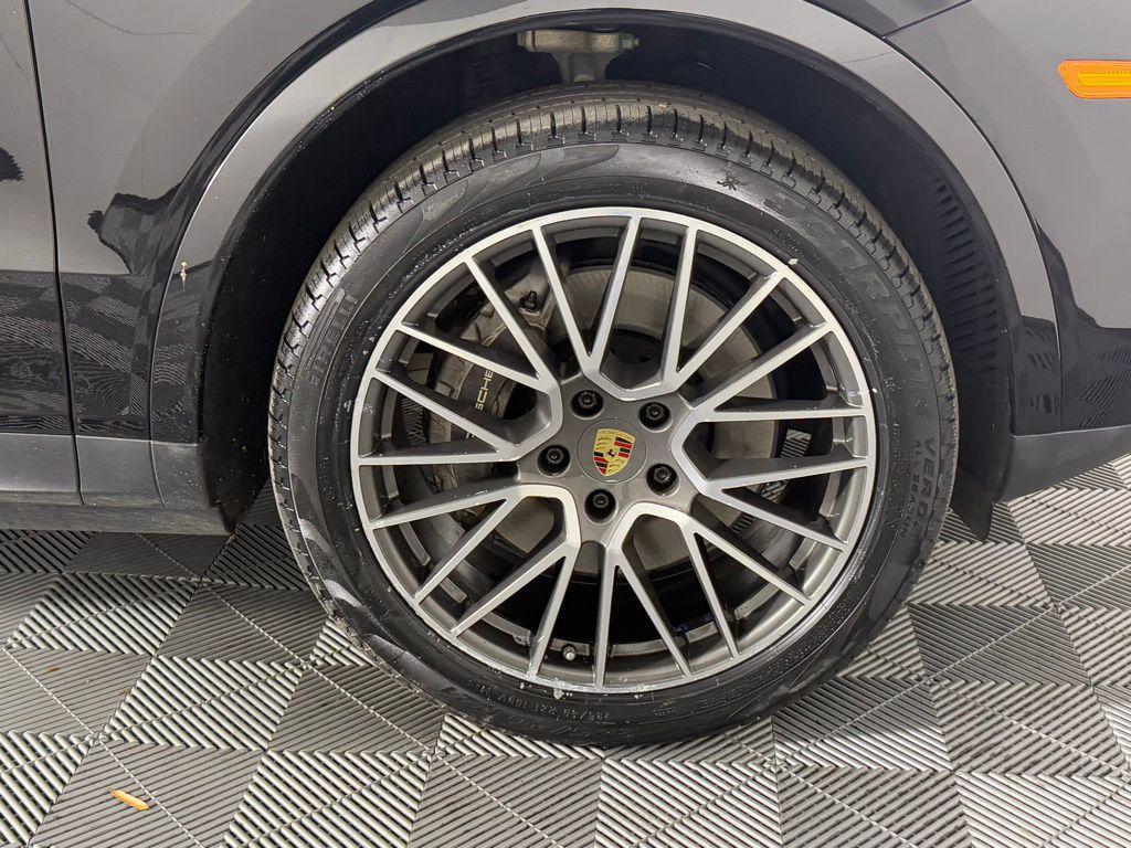 used 2021 Porsche Cayenne car, priced at $53,899
