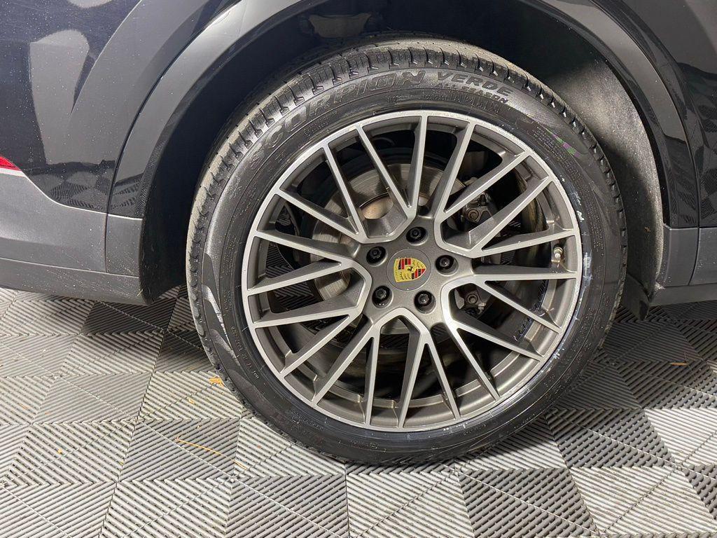 used 2021 Porsche Cayenne car, priced at $53,899