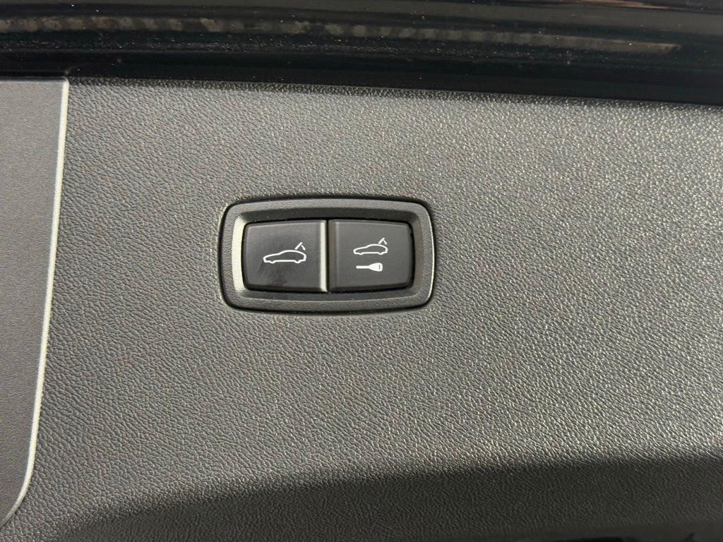 used 2021 Porsche Cayenne car, priced at $53,899