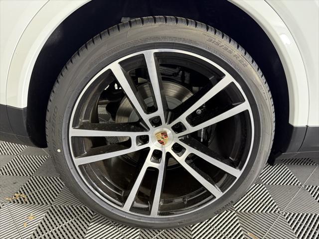 new 2025 Porsche Cayenne car, priced at $112,005
