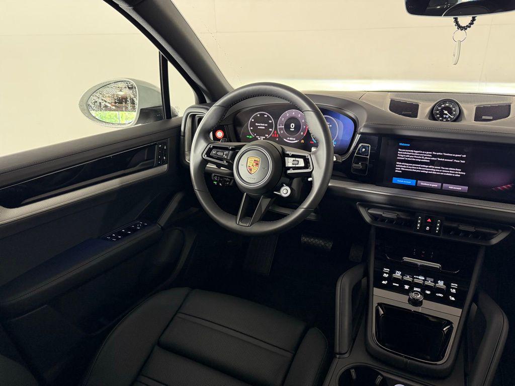 new 2025 Porsche Cayenne car, priced at $105,775