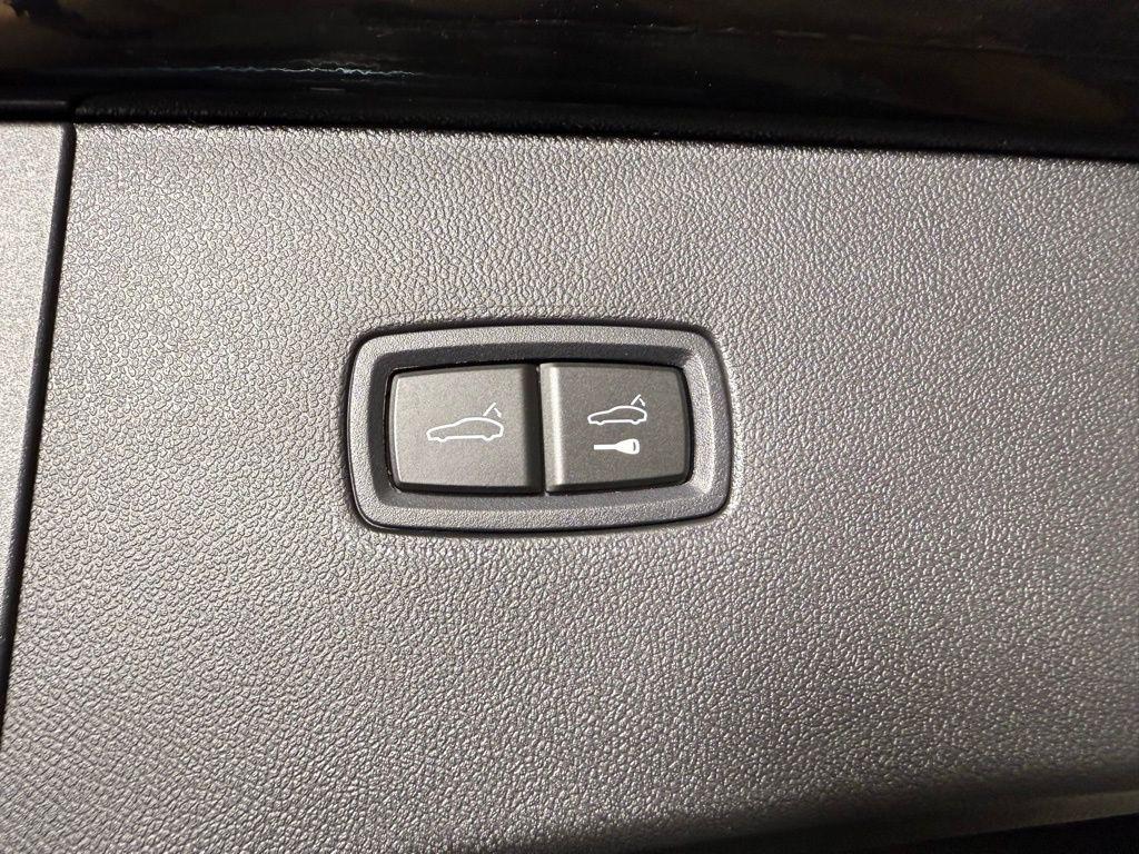 new 2025 Porsche Cayenne car, priced at $109,935