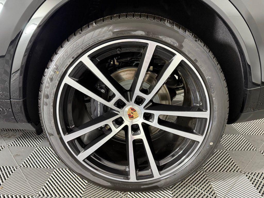 new 2025 Porsche Cayenne car, priced at $109,935