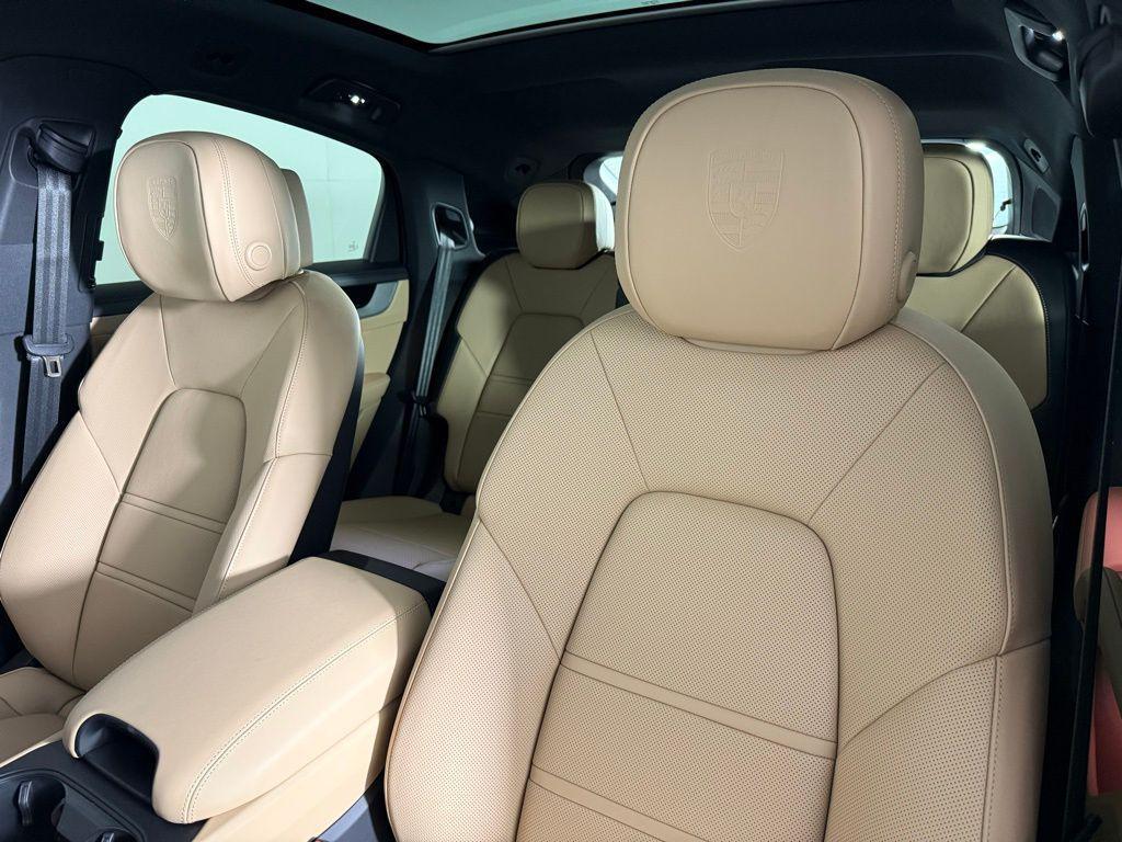 new 2025 Porsche Cayenne car, priced at $109,935