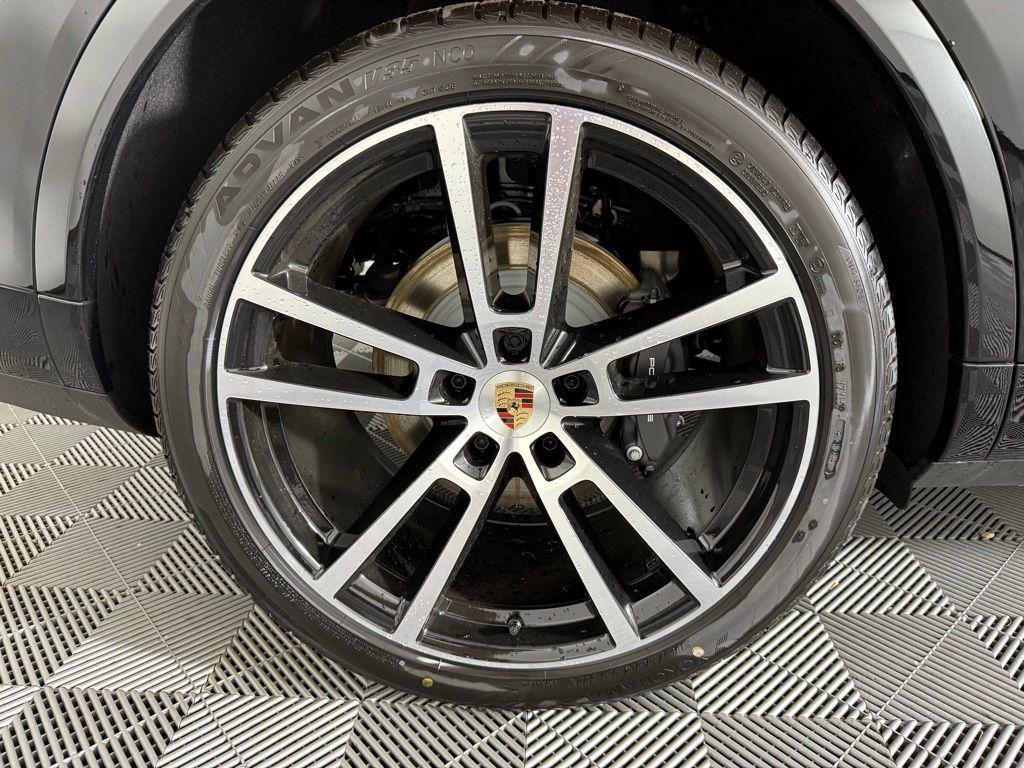 new 2025 Porsche Cayenne car, priced at $109,935