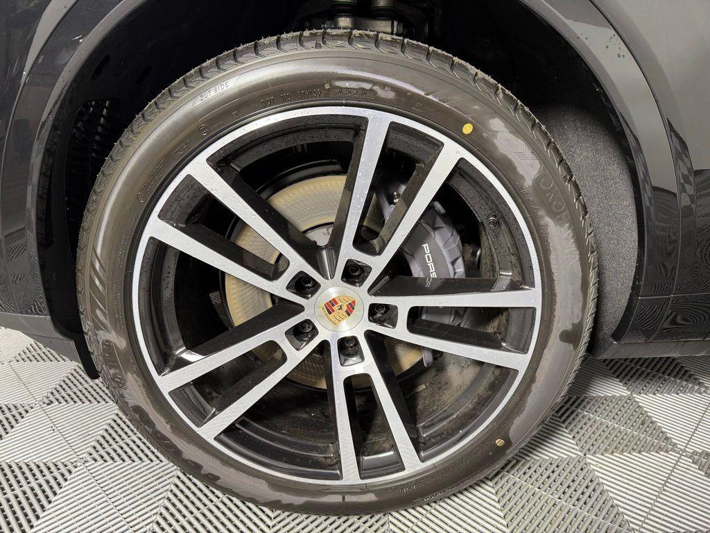 new 2025 Porsche Cayenne car, priced at $109,935