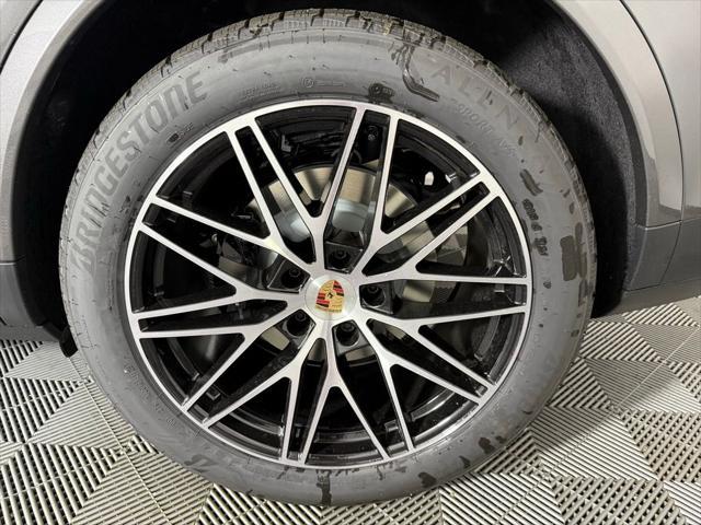 new 2025 Porsche Cayenne car, priced at $104,595