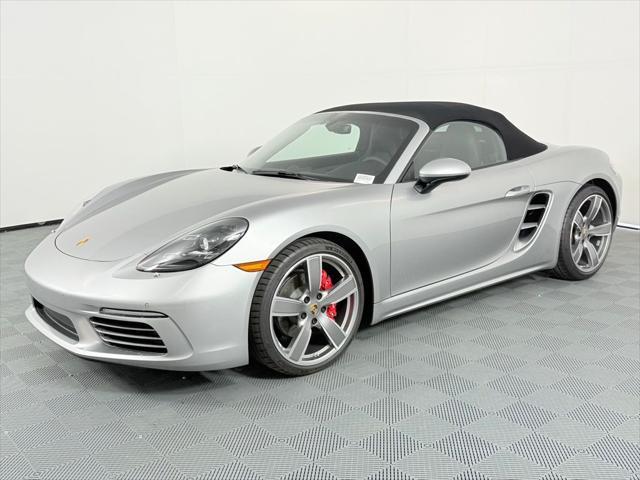 new 2024 Porsche 718 Boxster car