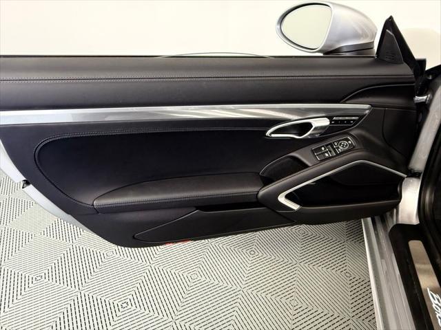 new 2024 Porsche 718 Boxster car