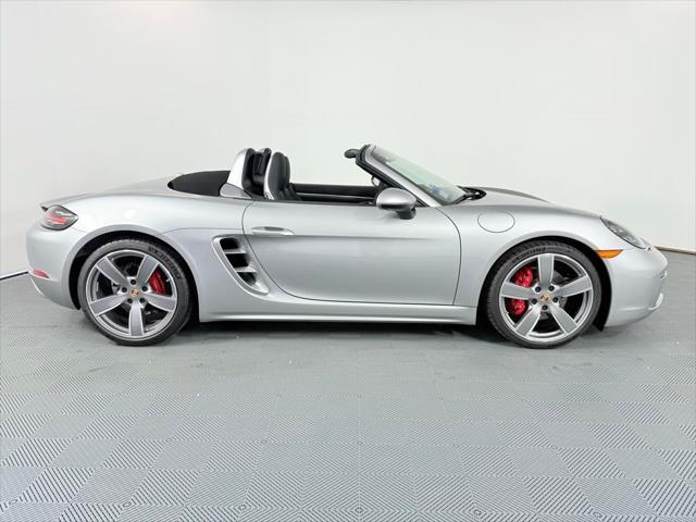 new 2024 Porsche 718 Boxster car