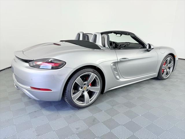 new 2024 Porsche 718 Boxster car