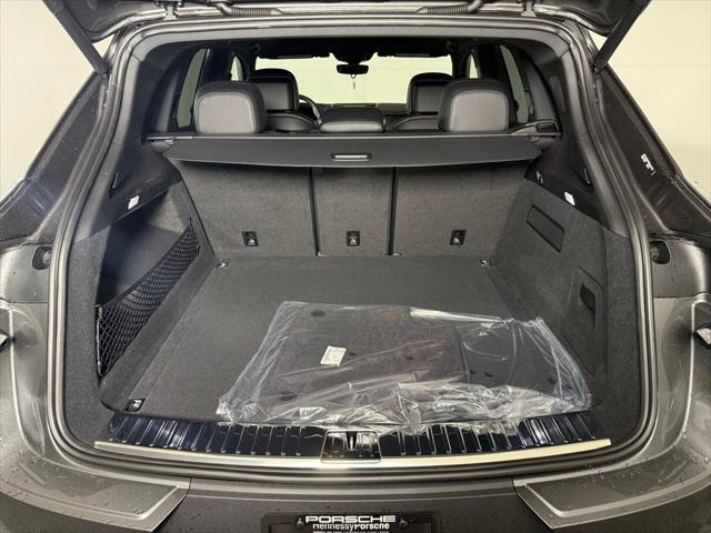 new 2025 Porsche Cayenne car, priced at $103,595