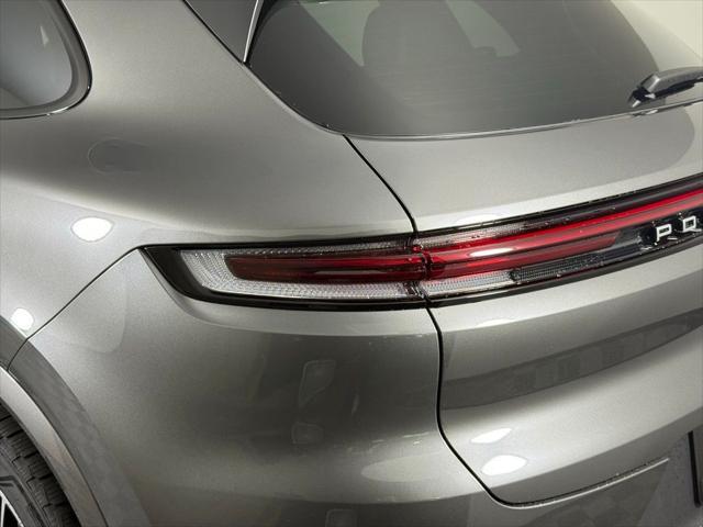 new 2025 Porsche Cayenne car, priced at $103,595