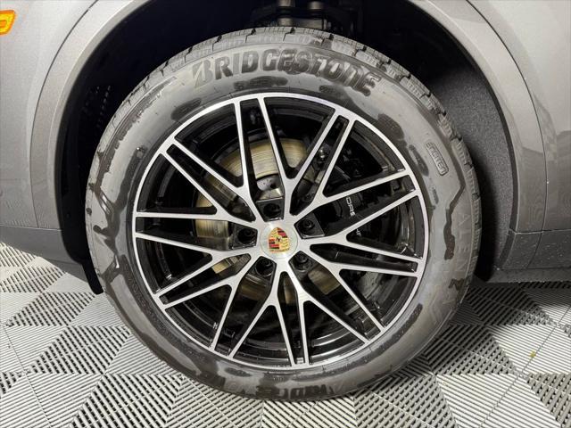 new 2025 Porsche Cayenne car, priced at $103,595