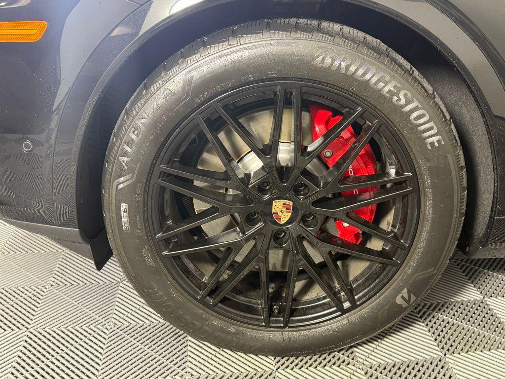 new 2025 Porsche Cayenne car, priced at $134,765