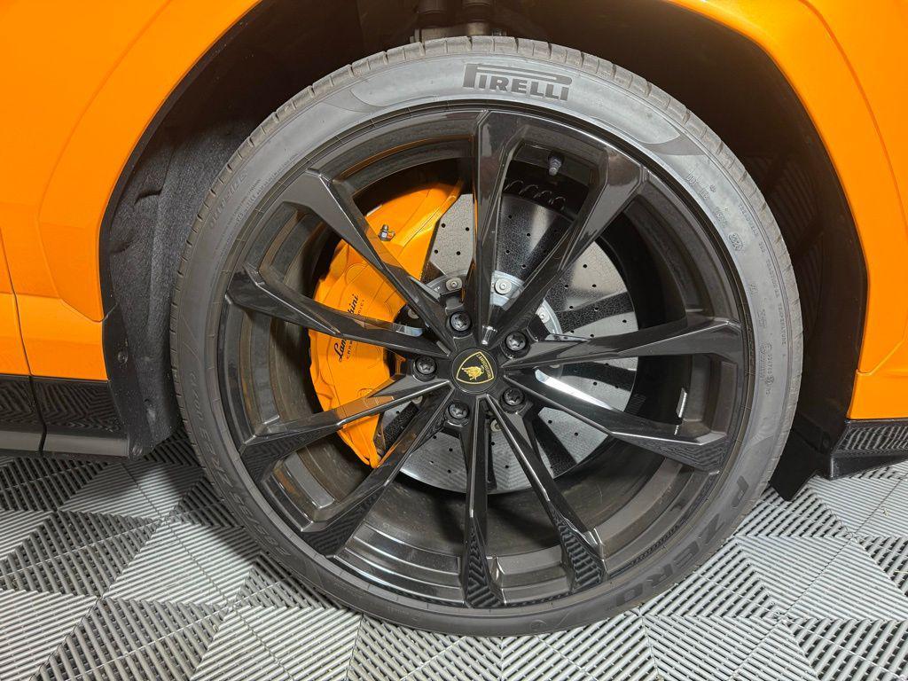used 2024 Lamborghini Urus car, priced at $269,875
