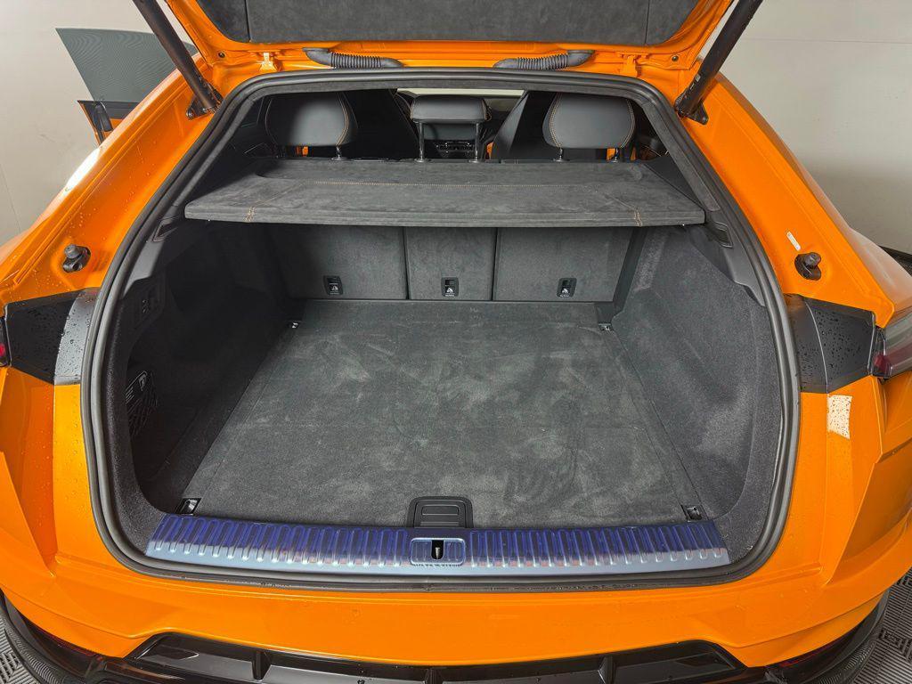 used 2024 Lamborghini Urus car, priced at $269,875