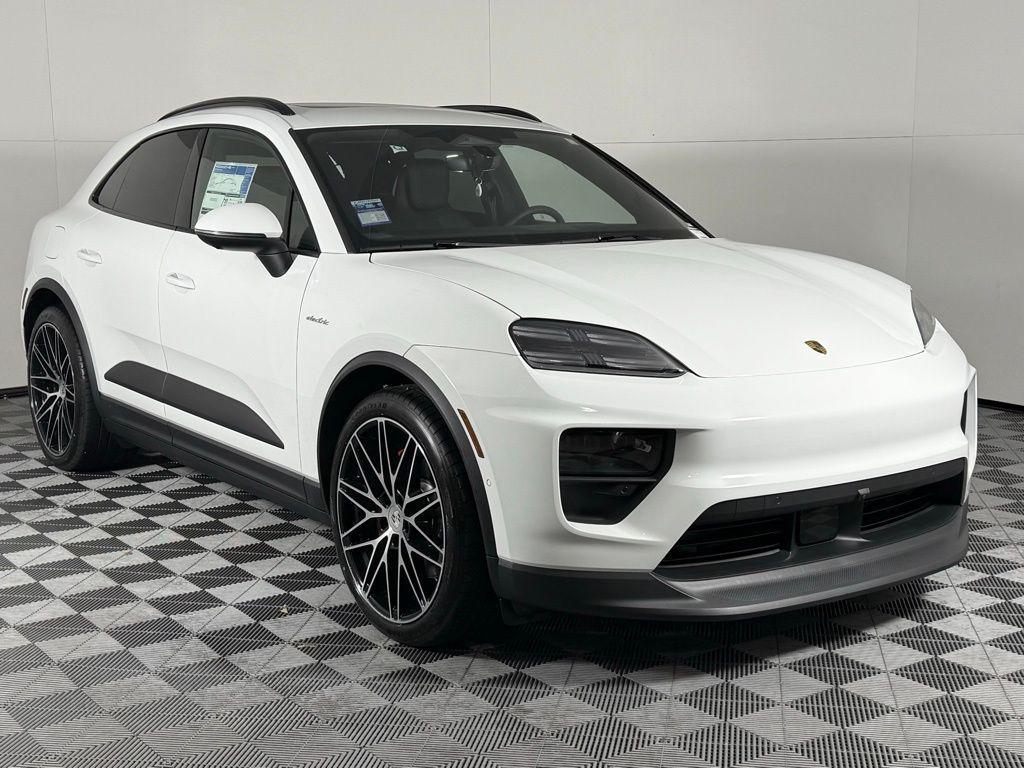 new 2025 Porsche Macan car