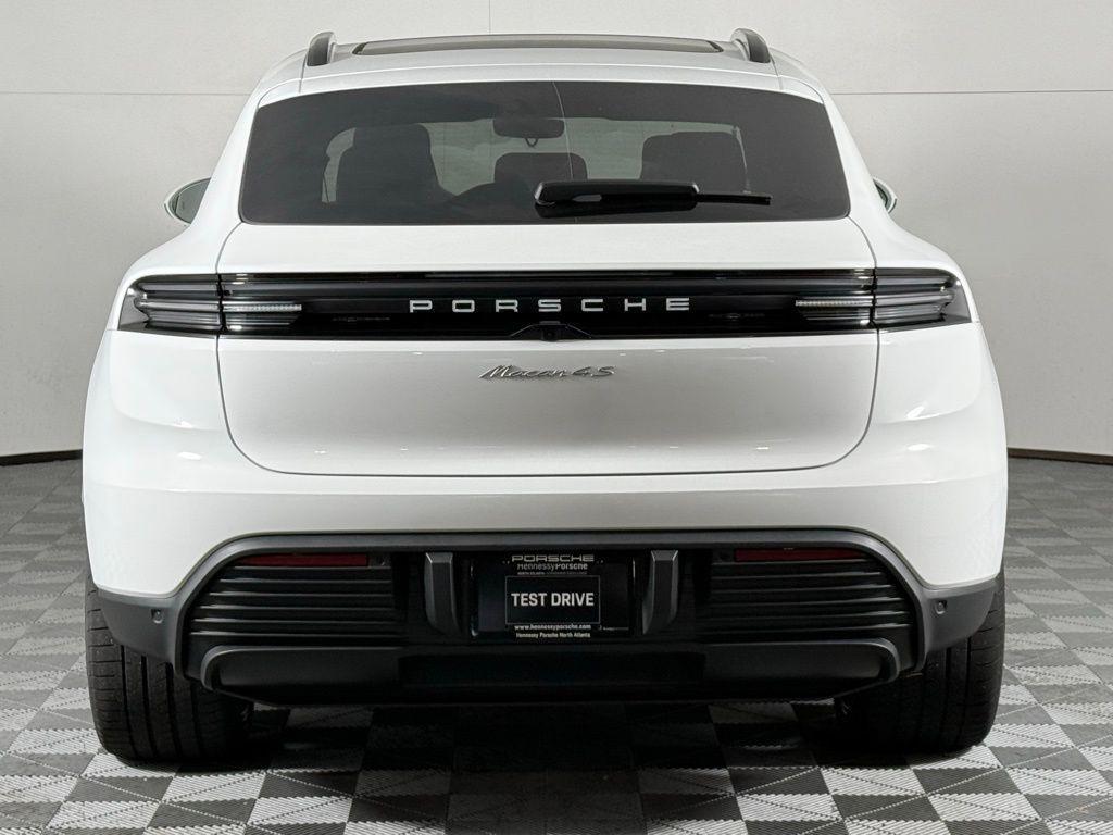new 2025 Porsche Macan car