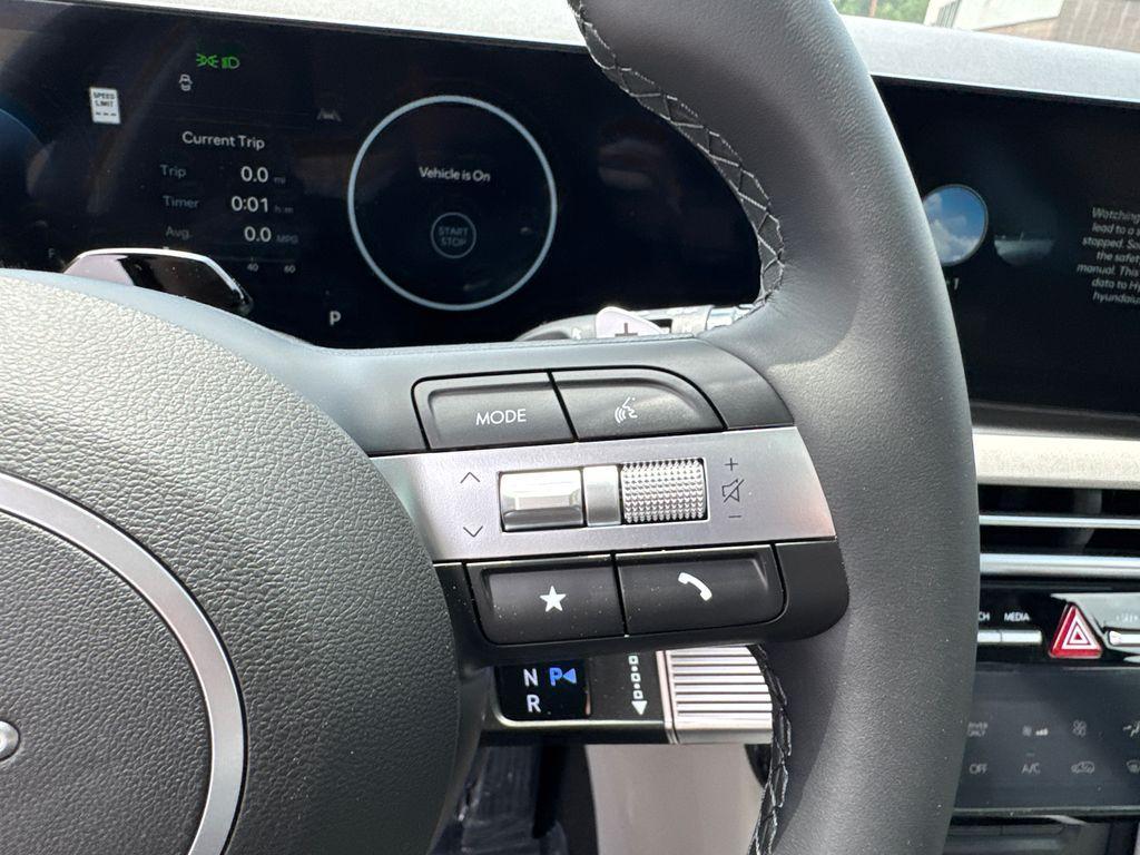 new 2025 Hyundai TUCSON Hybrid car, priced at $33,815
