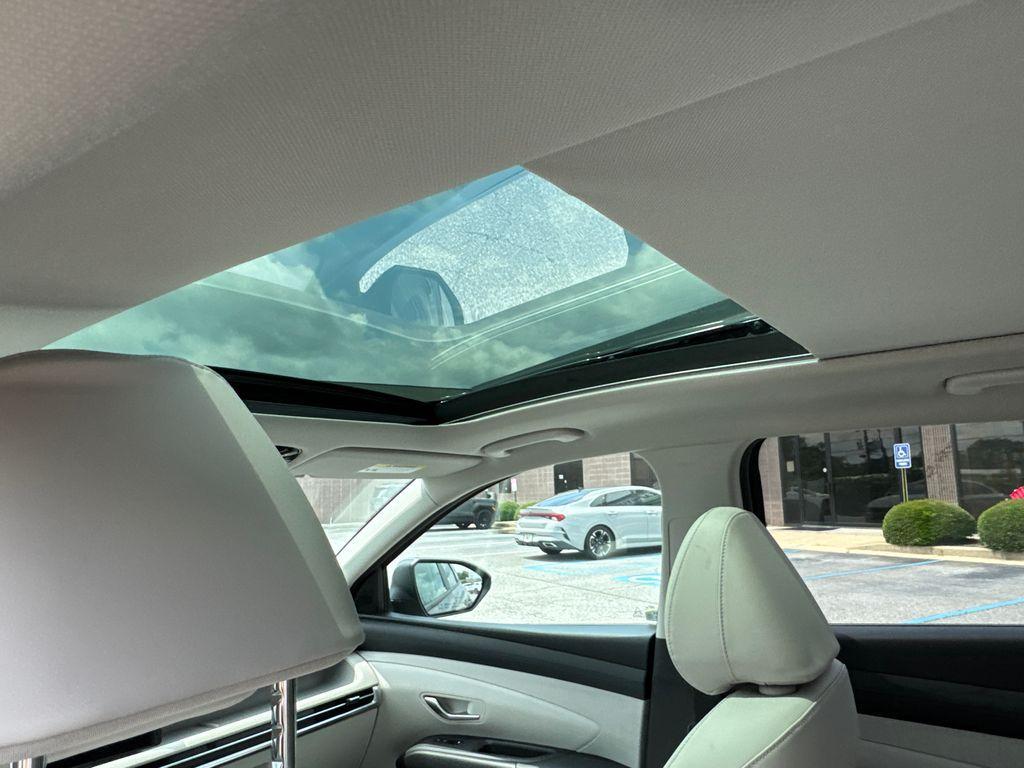 new 2025 Hyundai TUCSON Hybrid car, priced at $33,815