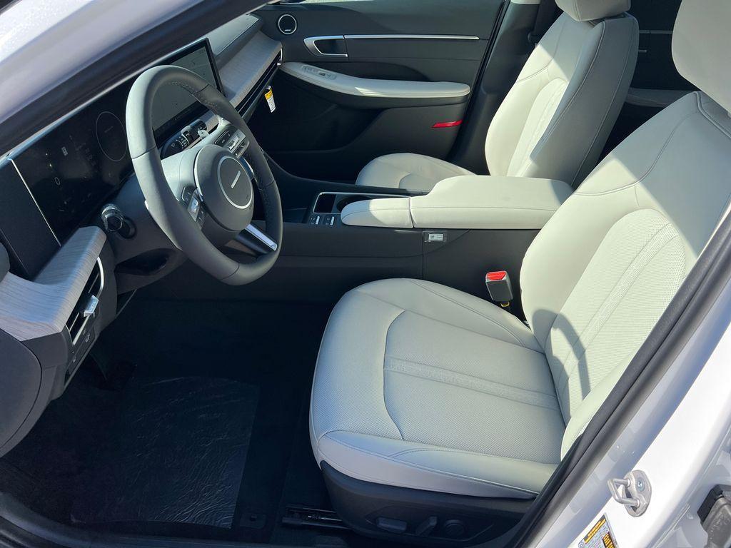 new 2025 Hyundai Sonata Hybrid car, priced at $34,495
