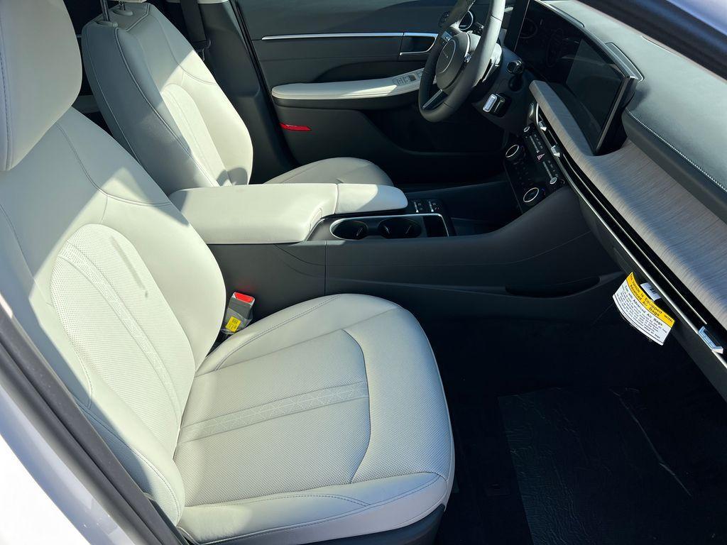 new 2025 Hyundai Sonata Hybrid car, priced at $34,495