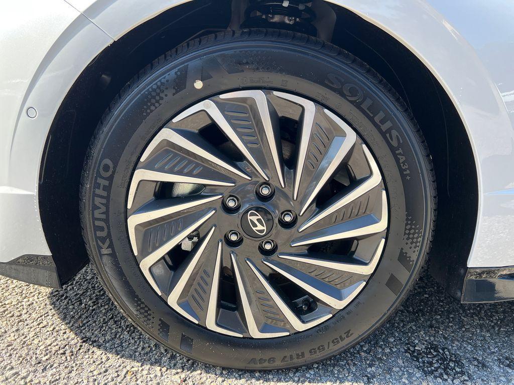 new 2025 Hyundai Sonata Hybrid car, priced at $34,495