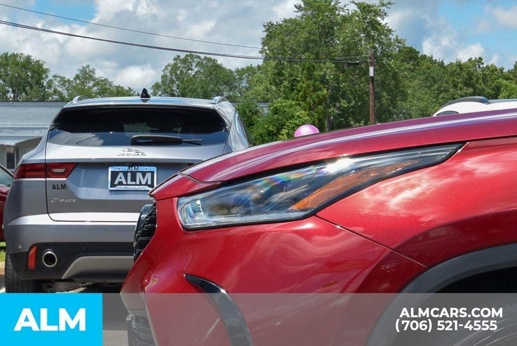 used 2021 Toyota Highlander car, priced at $26,420
