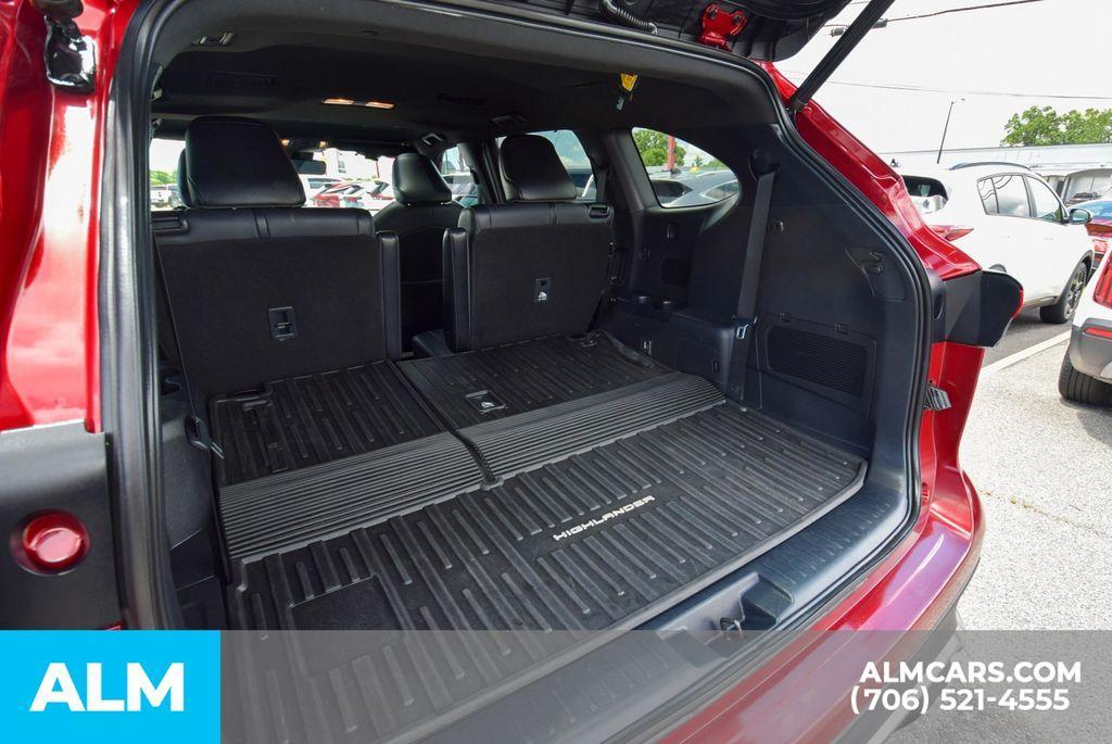 used 2021 Toyota Highlander car, priced at $26,420