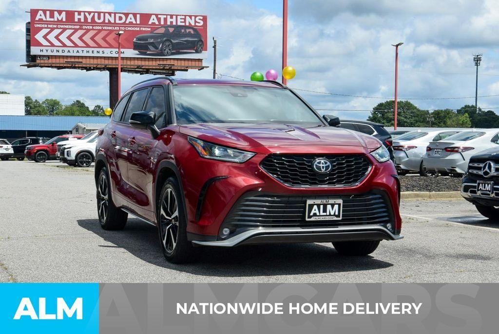 used 2021 Toyota Highlander car, priced at $26,420