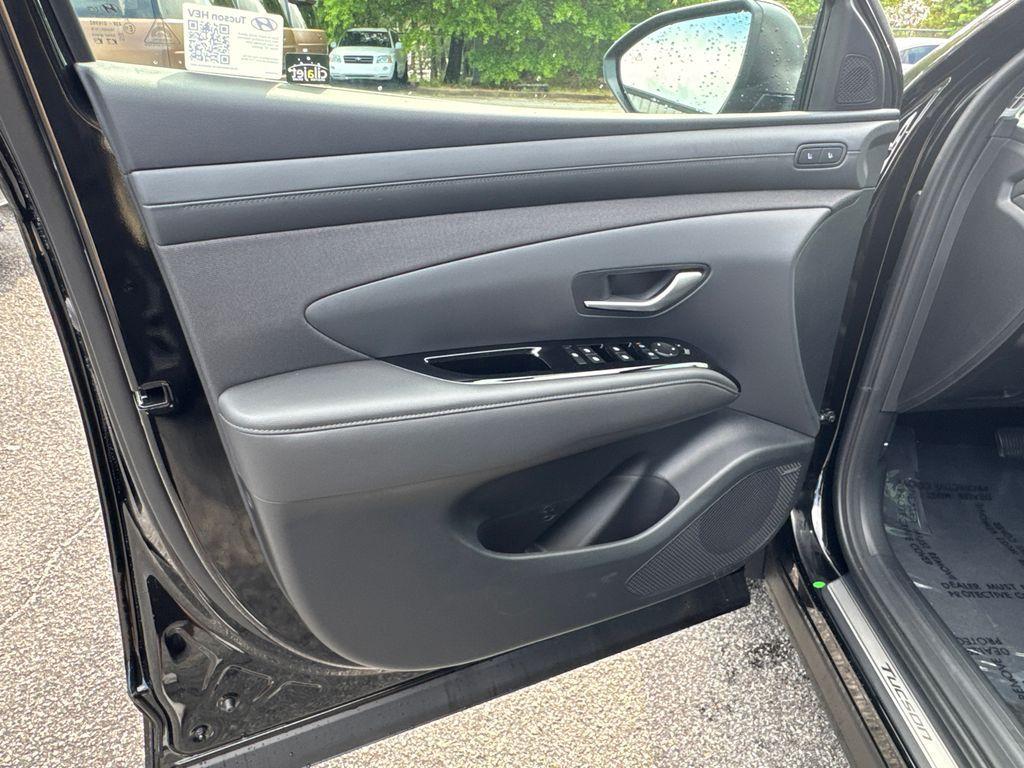 new 2025 Hyundai TUCSON Hybrid car, priced at $38,910