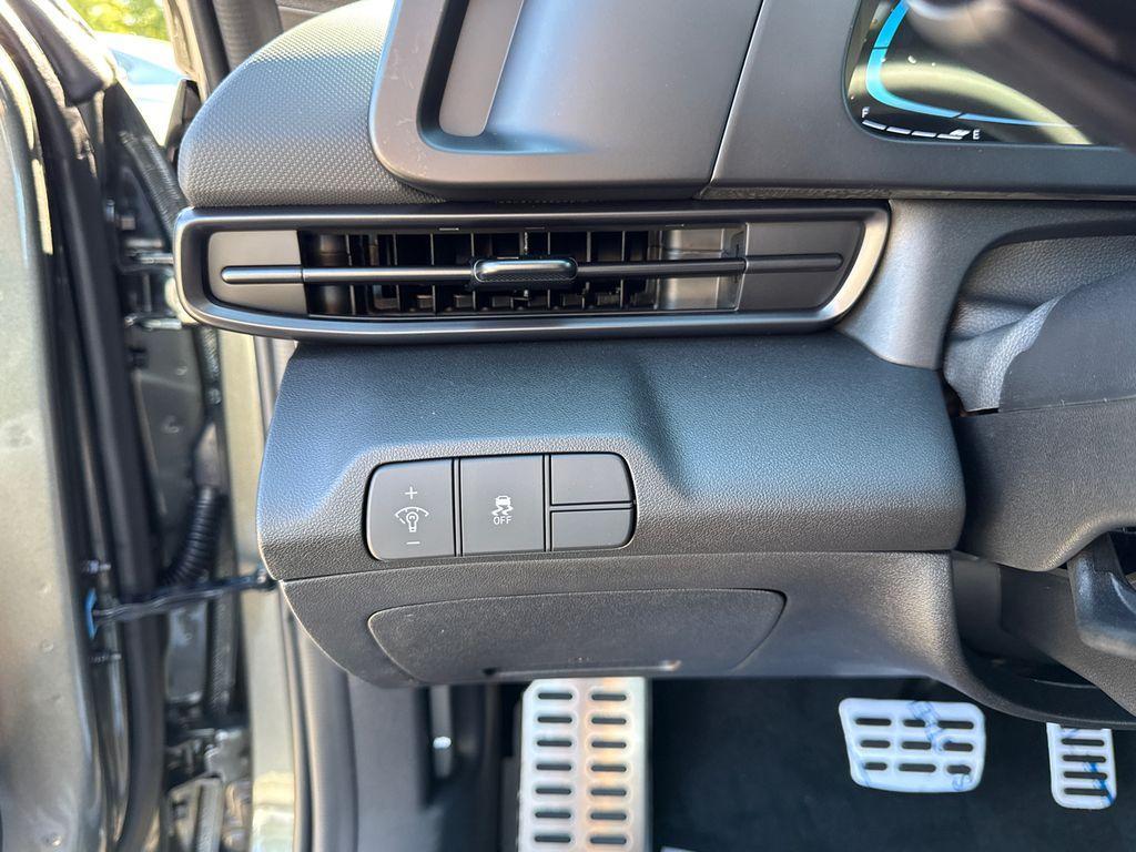 new 2025 Hyundai Elantra car, priced at $23,704