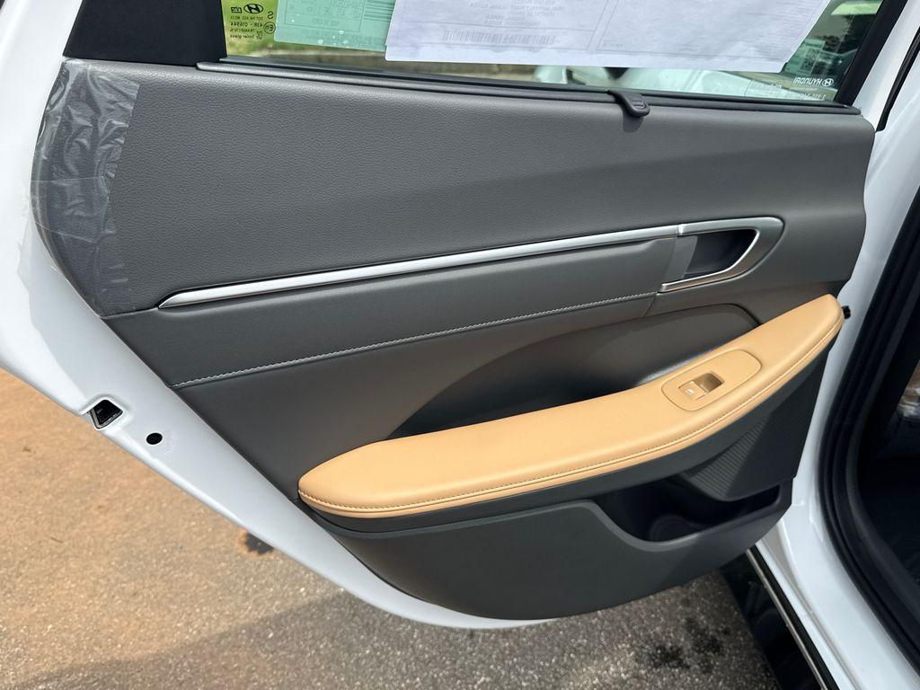 new 2025 Hyundai Sonata Hybrid car, priced at $35,498