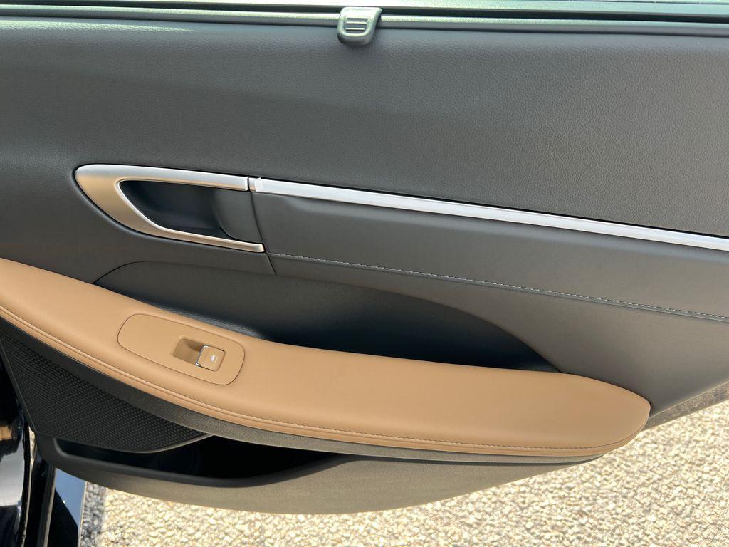 new 2025 Hyundai Sonata Hybrid car, priced at $34,495