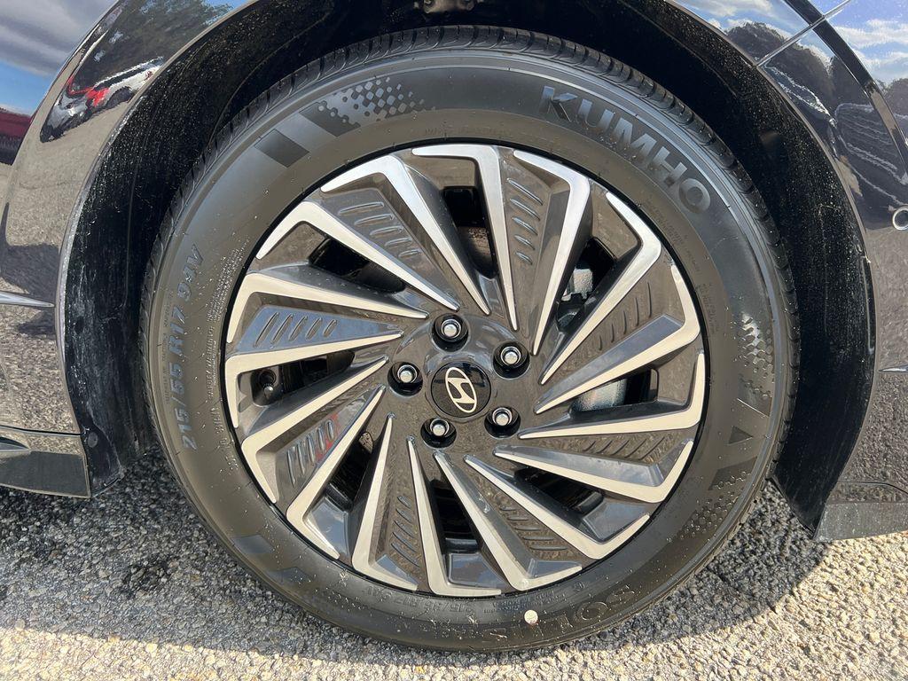 new 2025 Hyundai Sonata Hybrid car, priced at $34,495