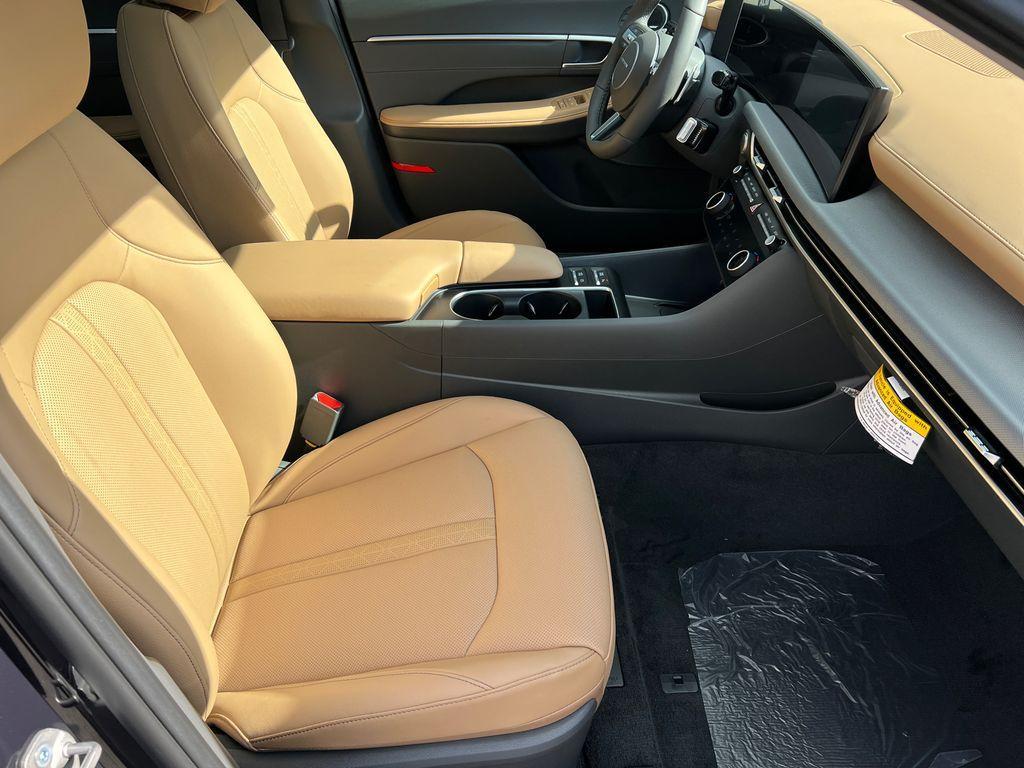 new 2025 Hyundai Sonata Hybrid car, priced at $34,495