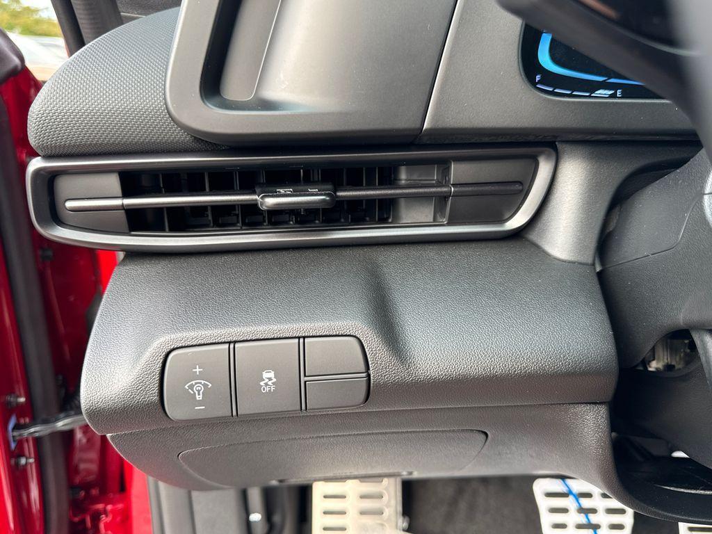 new 2025 Hyundai Elantra car, priced at $22,996