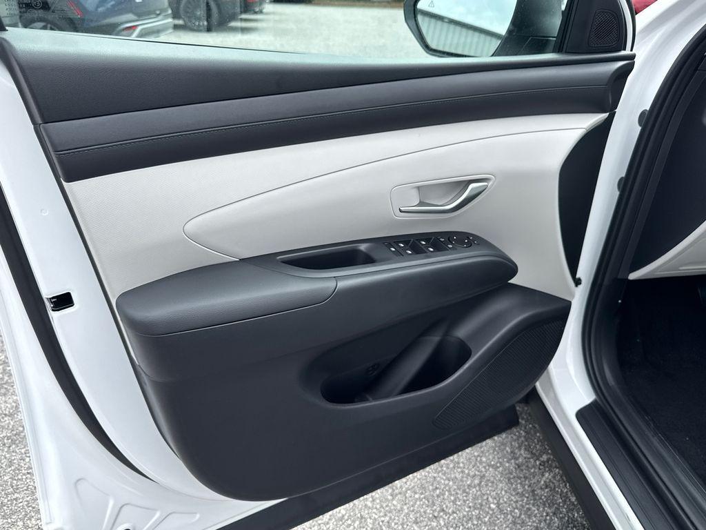 new 2025 Hyundai Tucson car, priced at $28,995