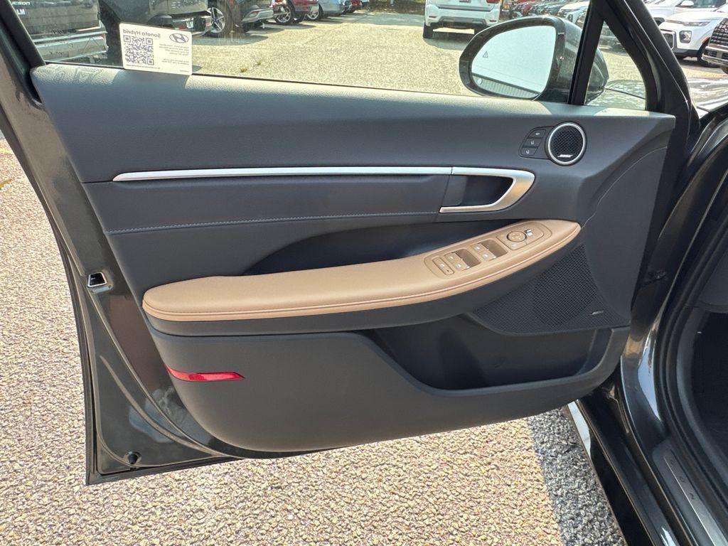 new 2025 Hyundai Sonata Hybrid car, priced at $35,496