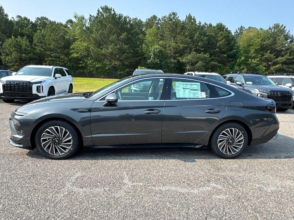 new 2025 Hyundai Sonata Hybrid car, priced at $35,496