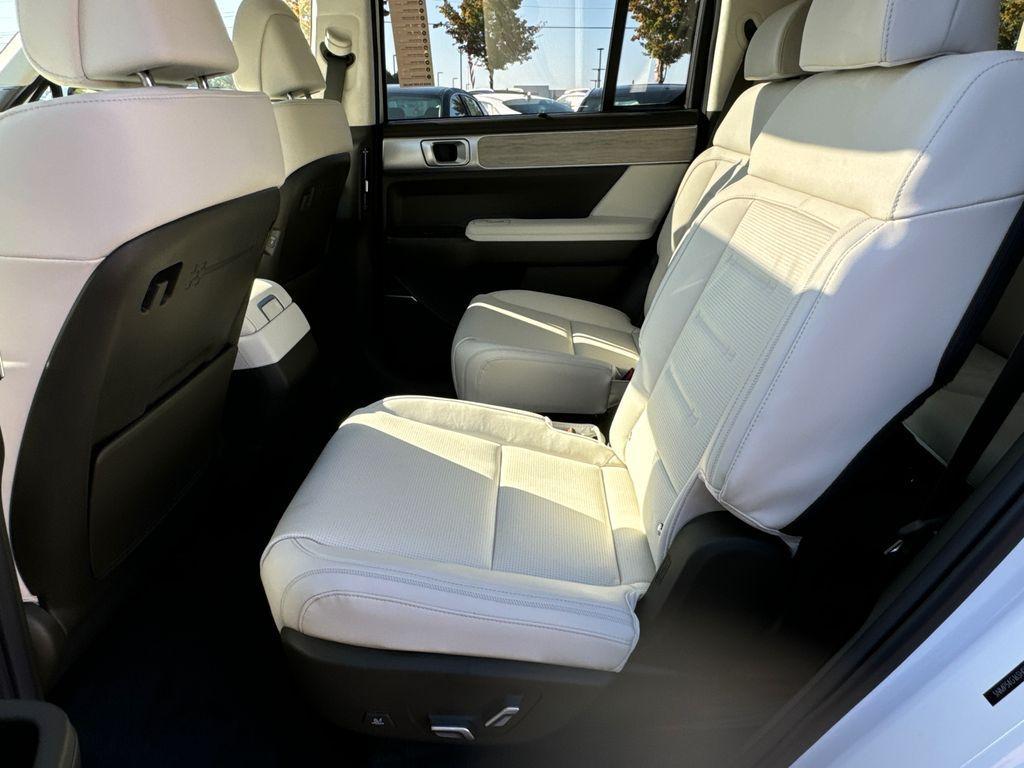 new 2025 Hyundai SANTA FE HEV car, priced at $43,996