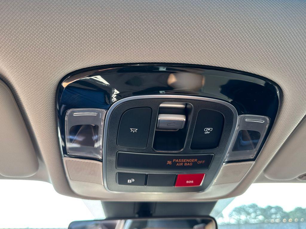 new 2025 Hyundai TUCSON Hybrid car, priced at $33,996