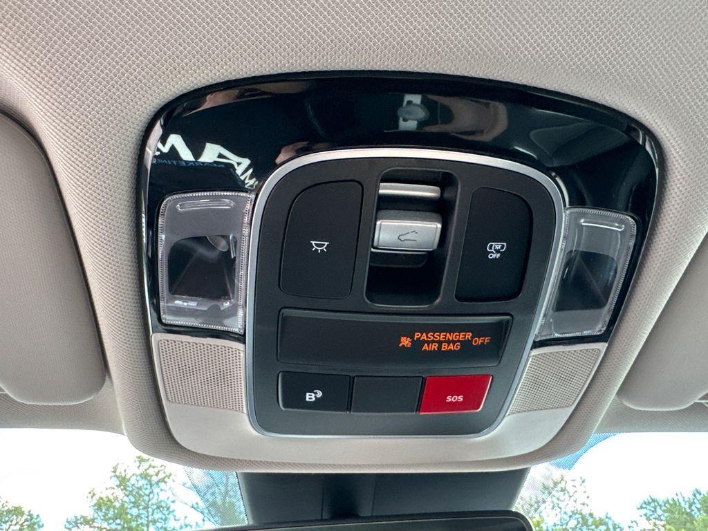new 2025 Hyundai TUCSON Hybrid car, priced at $38,995