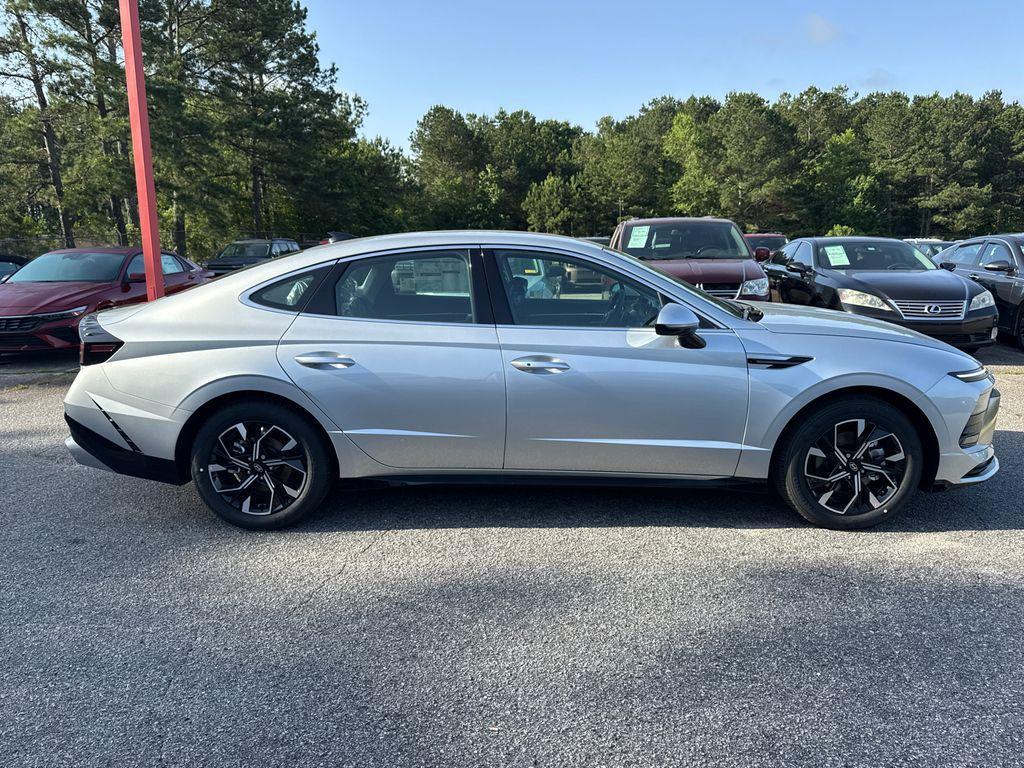 new 2025 Hyundai Sonata car, priced at $25,998