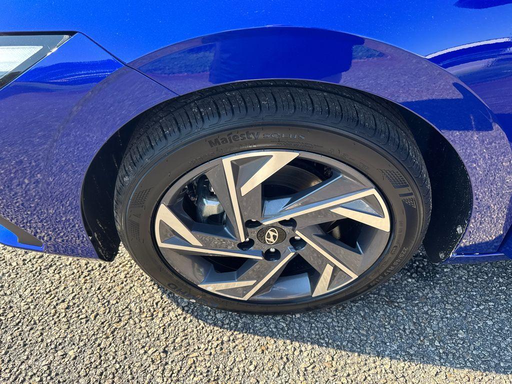 new 2025 Hyundai Elantra car, priced at $23,168