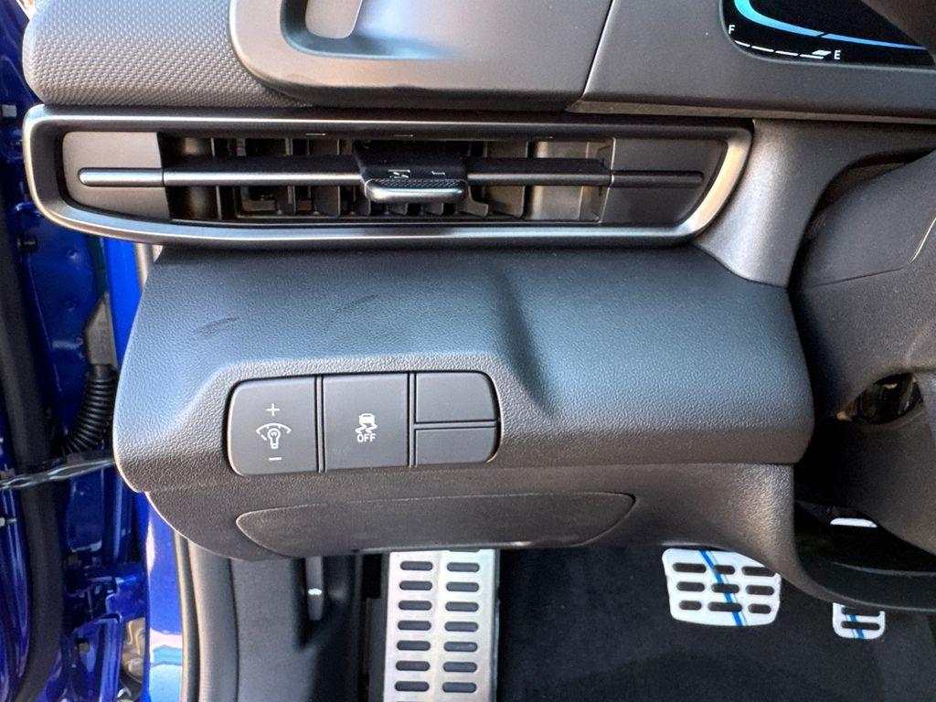new 2025 Hyundai Elantra car, priced at $23,168